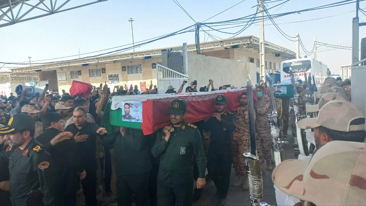 پیکر مطهر پنج شهید ایرانی حمله به مقر حشدالشعبی از مرز مهران وارد کشور شد