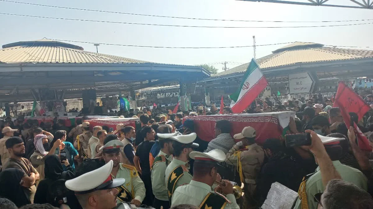 پیکر مطهر پنج شهید ایرانی حمله به مقر حشدالشعبی از مرز مهران وارد کشور شد
